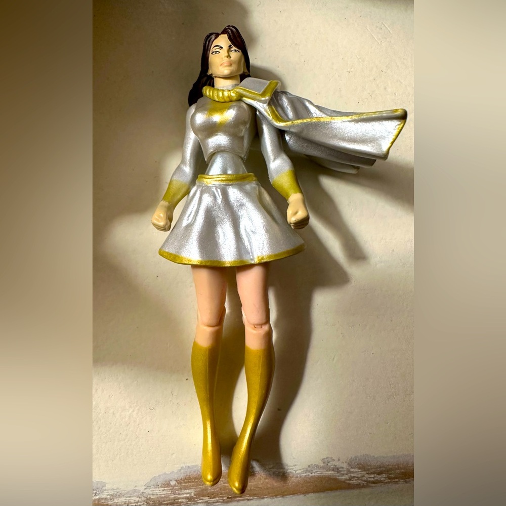 Infinite Heroes Mary Marvel Batson Shazam DC Comics Hero Doll Figure Jointed HTF